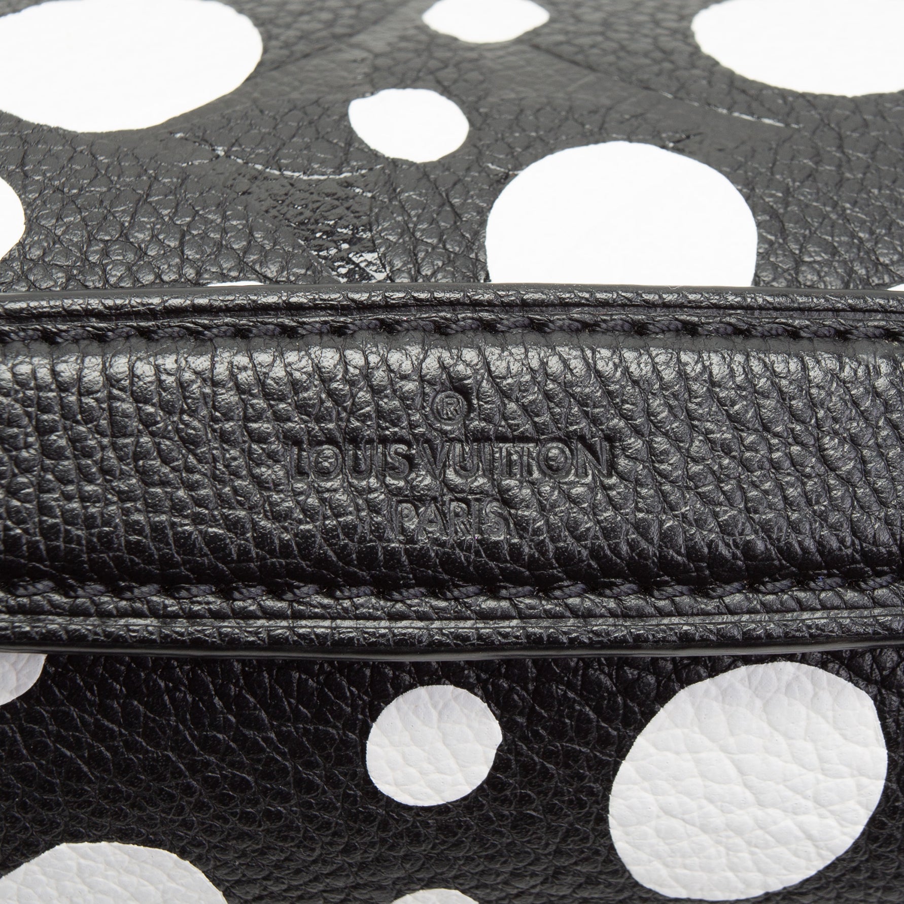 LOUIS VUITTON x Yayoi Kusama Limited Edition Infinity Dots Pochette Metis Shoulder Bag - Black
