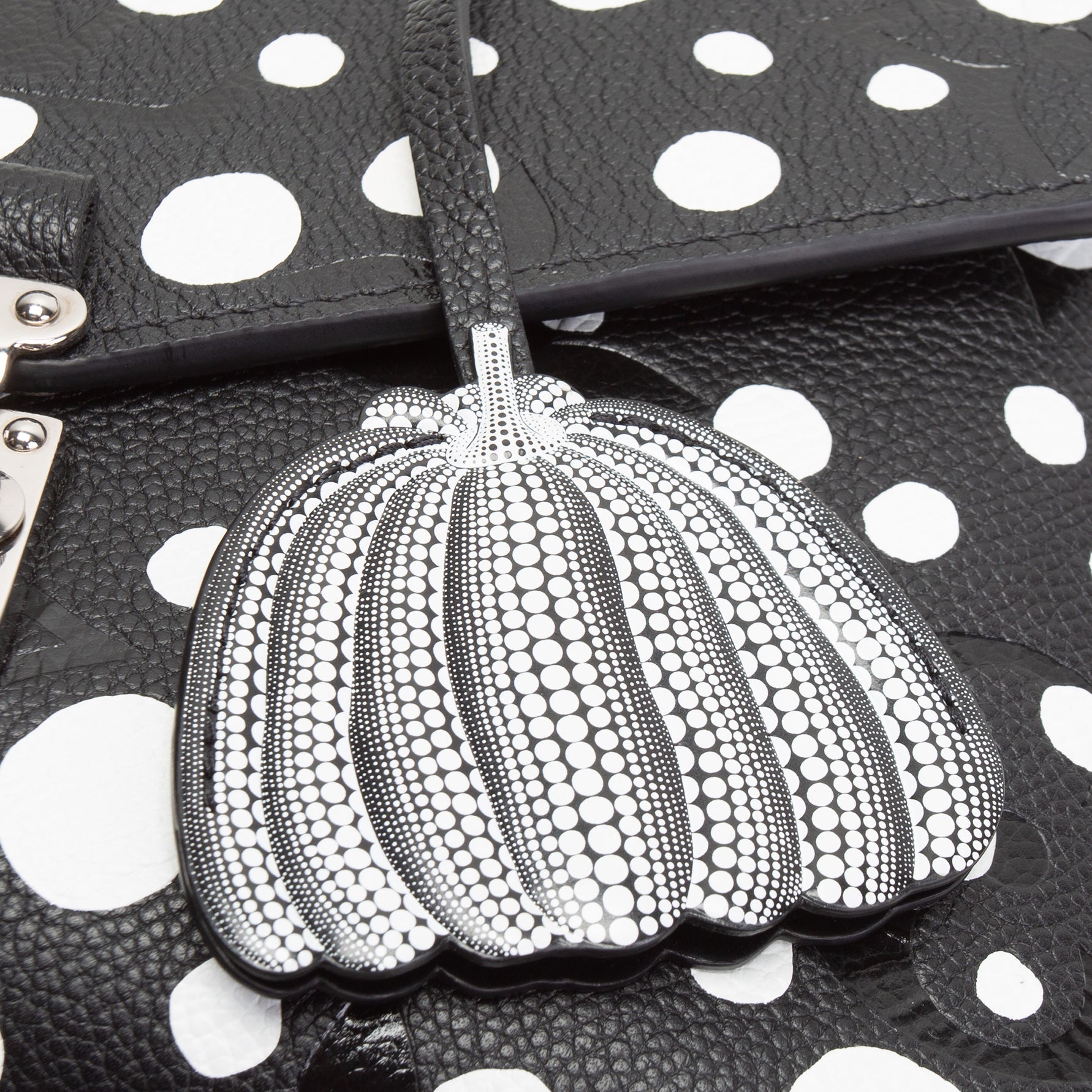 LOUIS VUITTON x Yayoi Kusama Limited Edition Infinity Dots Pochette Metis Shoulder Bag - Black