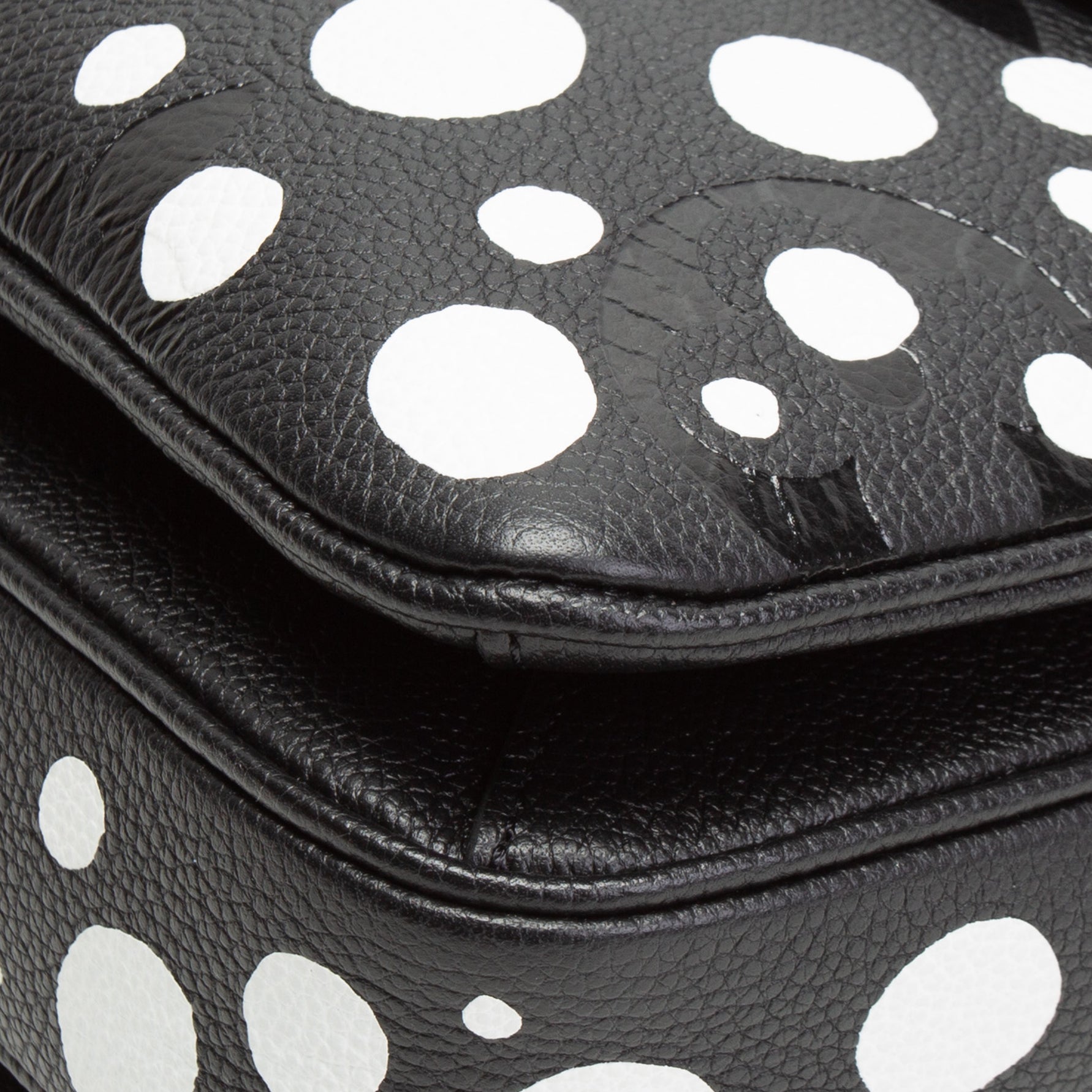 LOUIS VUITTON x Yayoi Kusama Limited Edition Infinity Dots Pochette Metis Shoulder Bag - Black