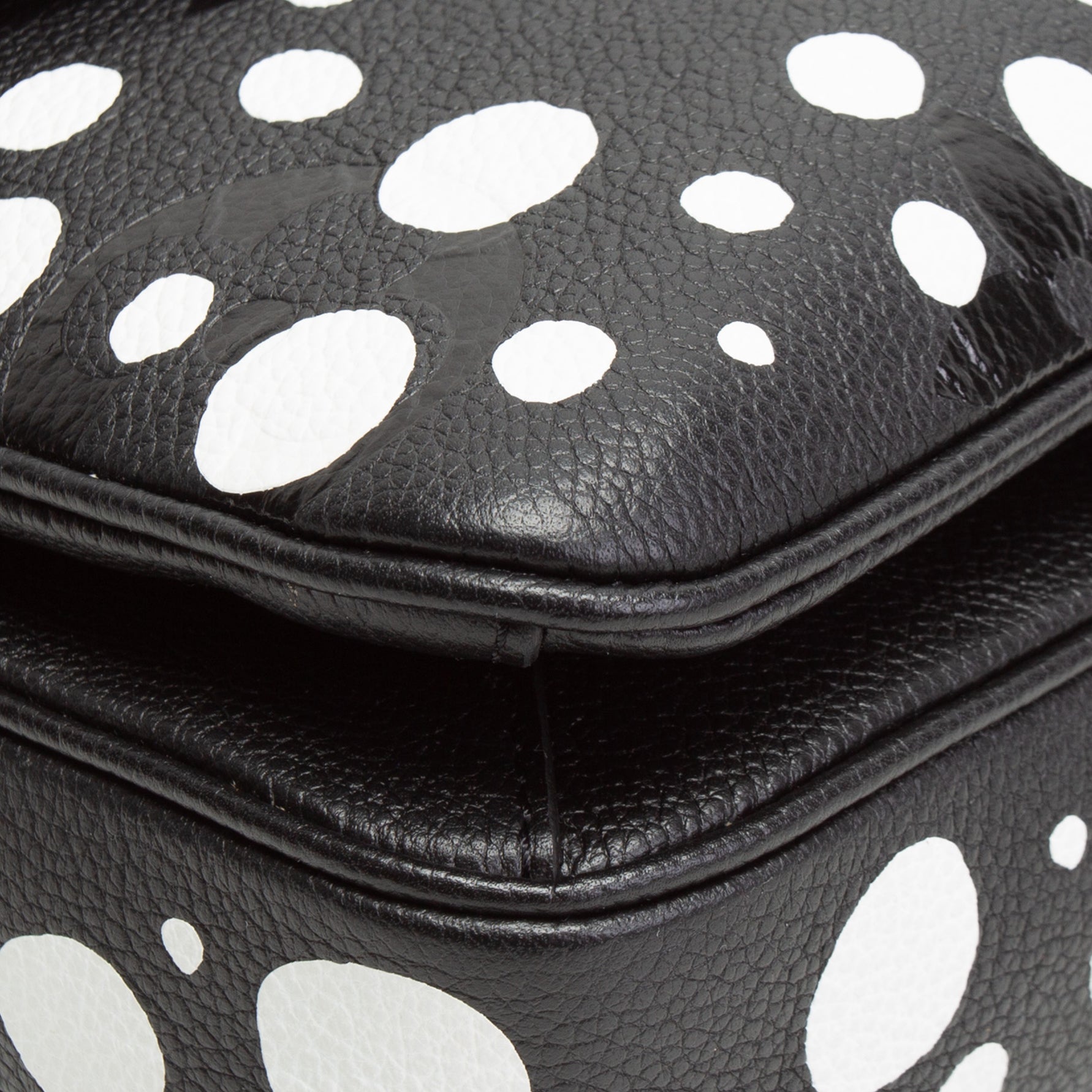 LOUIS VUITTON x Yayoi Kusama Limited Edition Infinity Dots Pochette Metis Shoulder Bag - Black