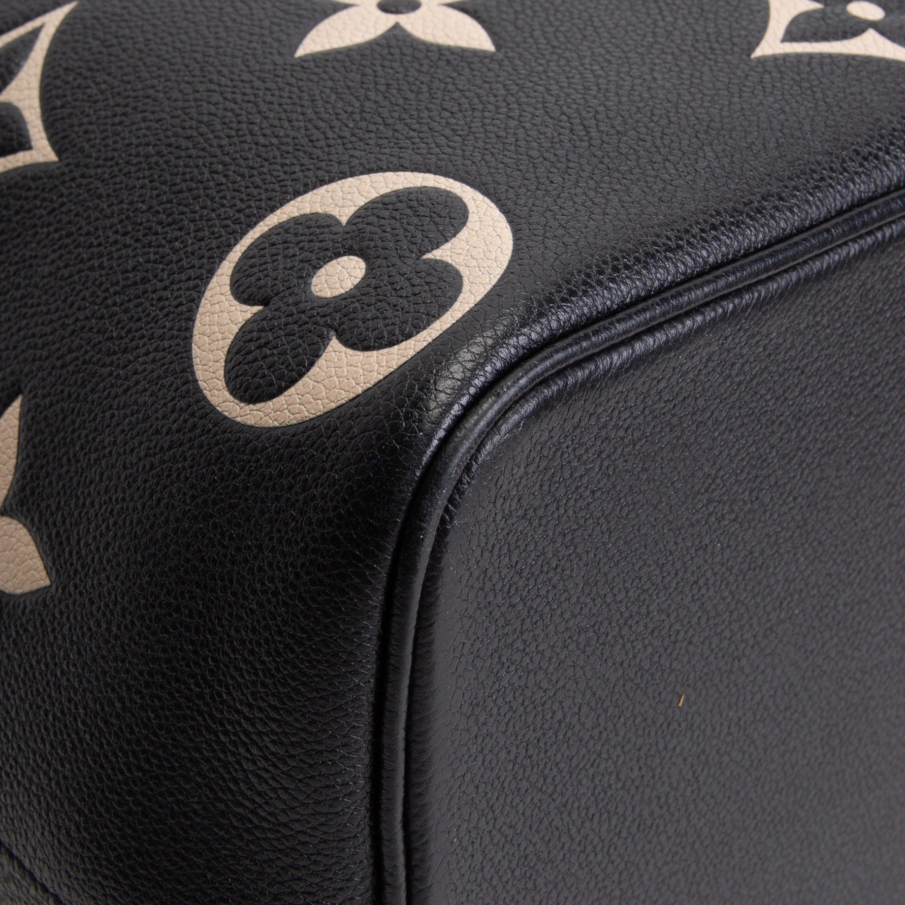LOUIS VUITTON Bicolor Empreinte Neonoe MM - Black/Beige