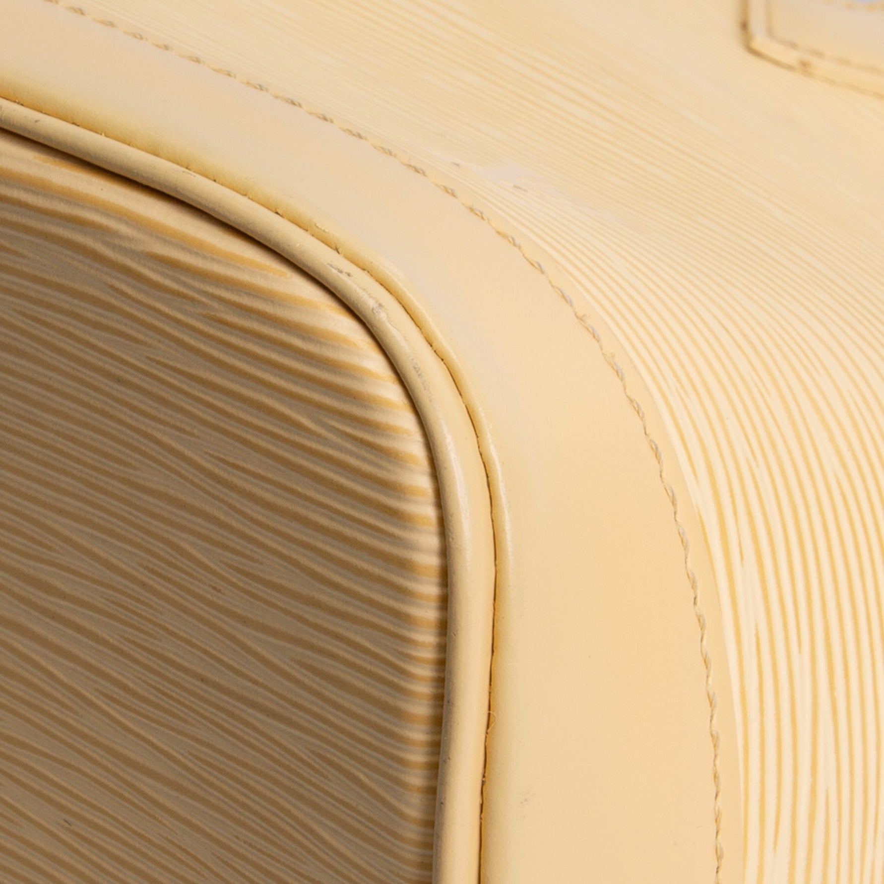 LOUIS VUITTON Vintage Epi Alma PM - Yellow