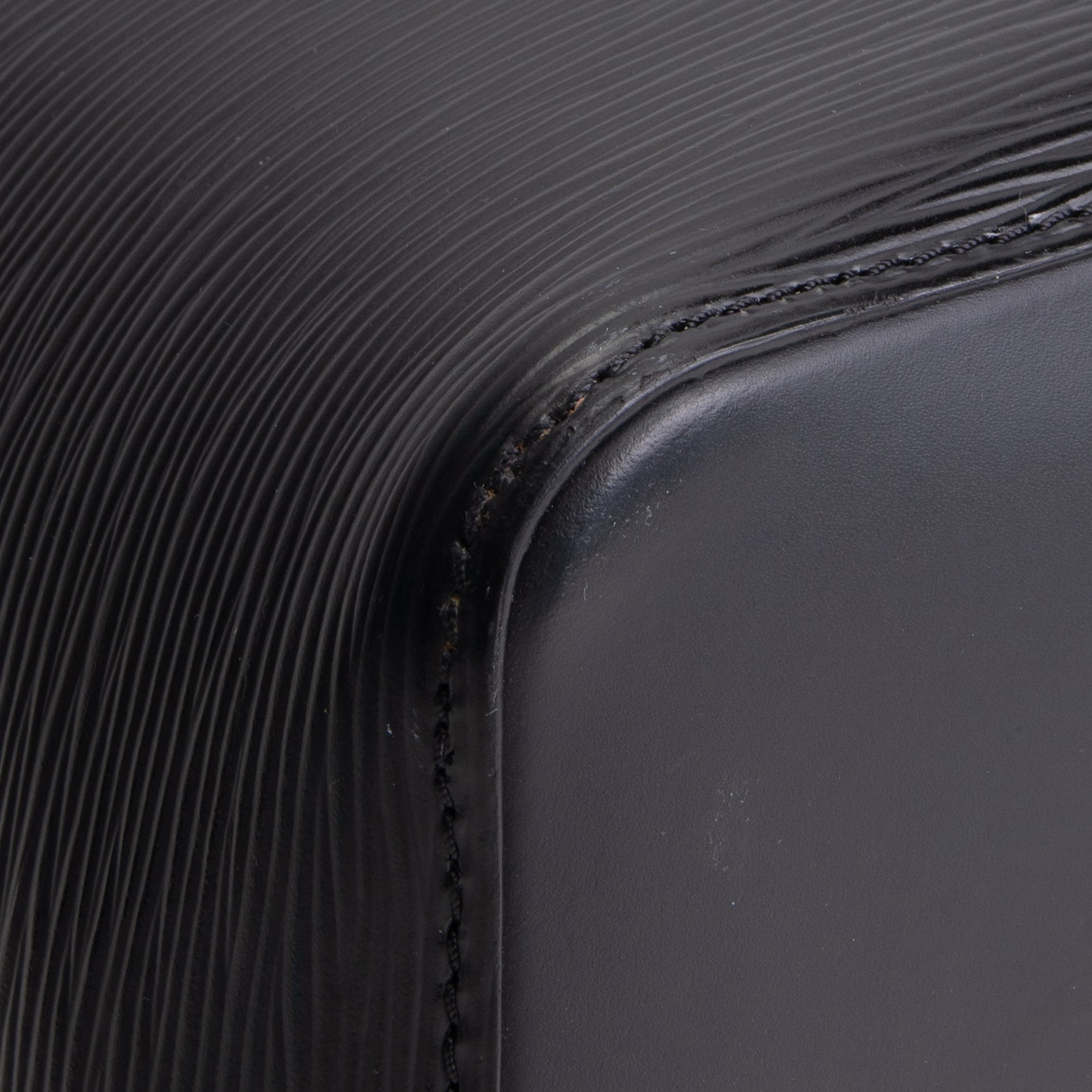 LOUIS VUITTON Epi NeoNoe MM - Black