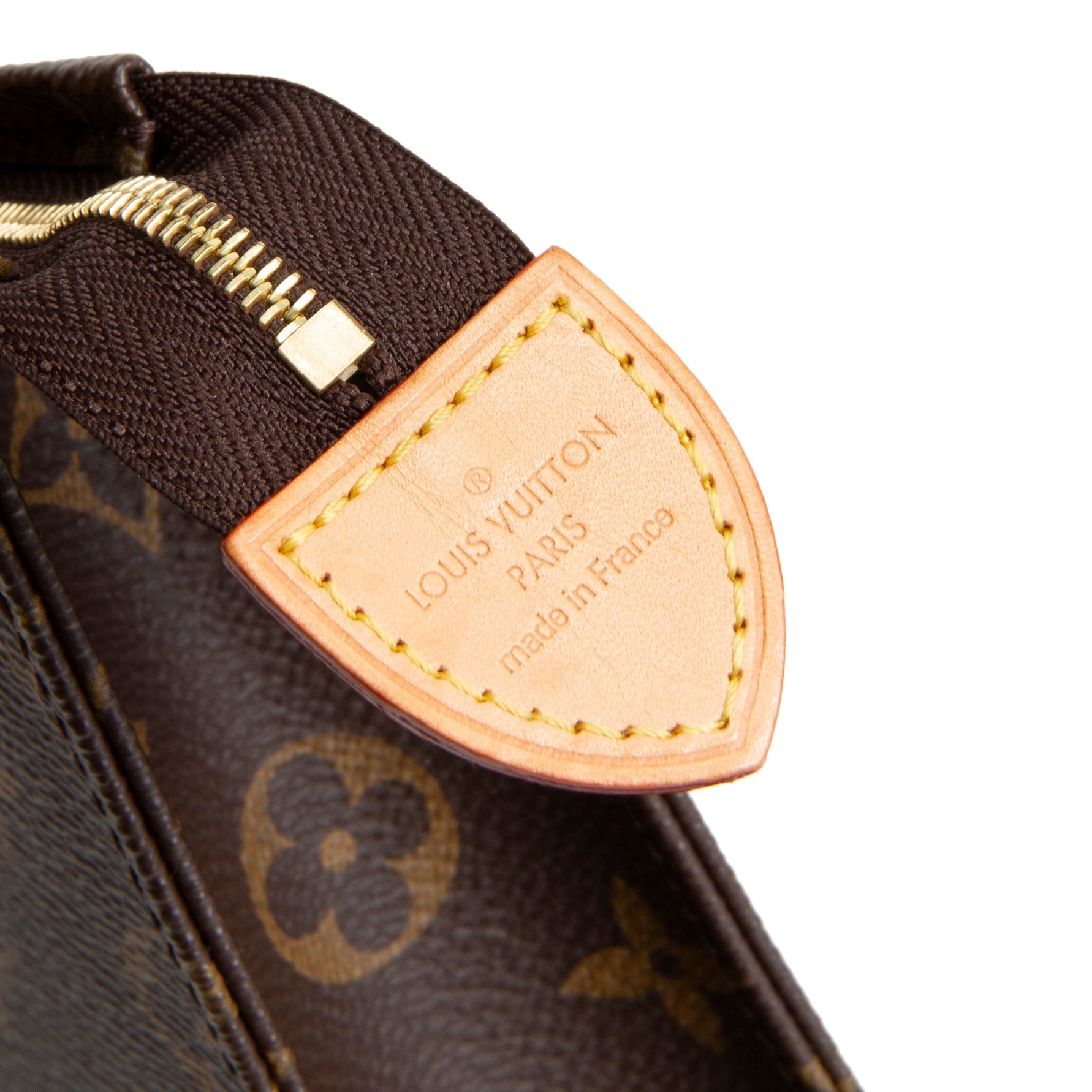 LOUIS VUITTON Toiletry 26 Monogram