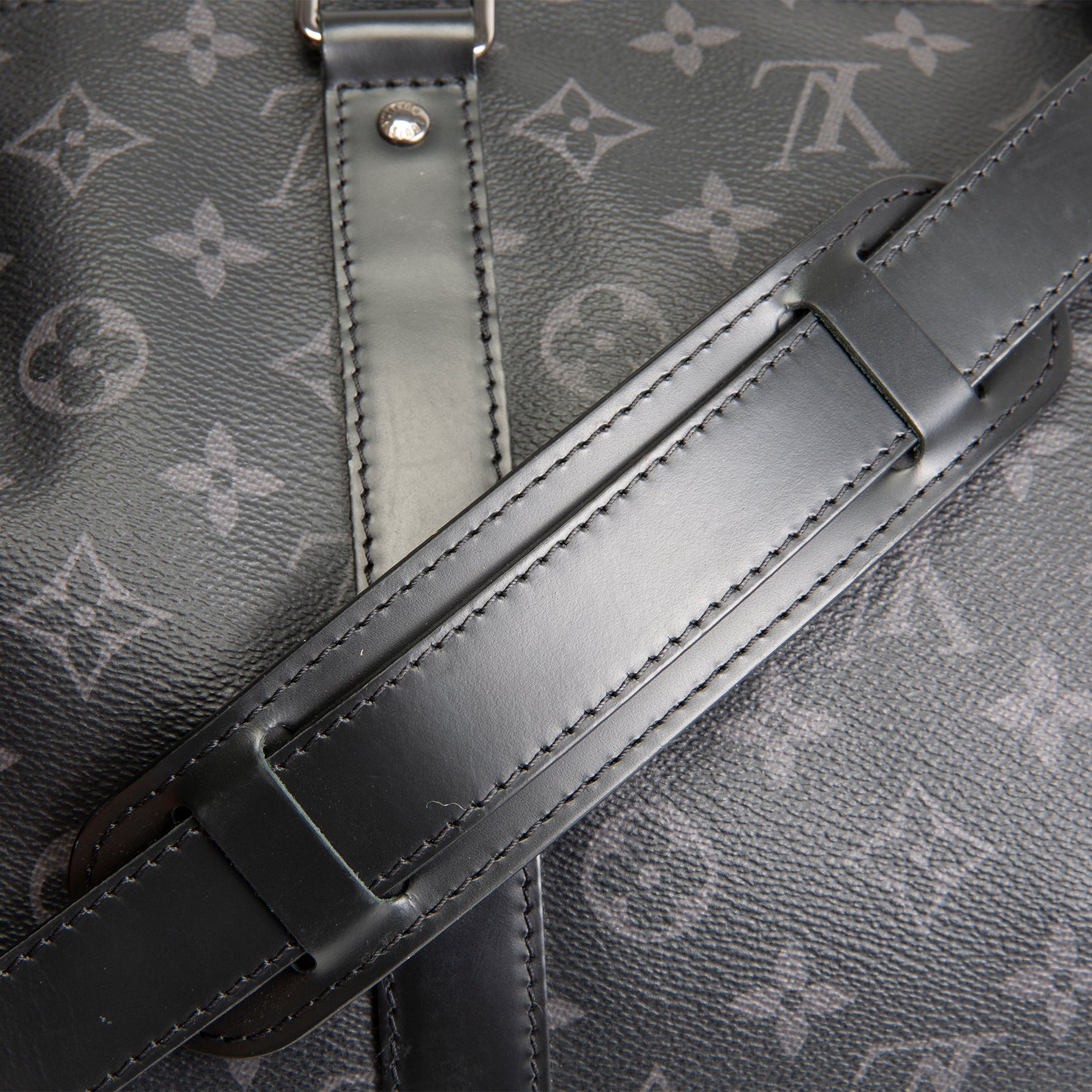 LOUIS VUITTON Keepall Bandouliere Monogram Eclipse 55